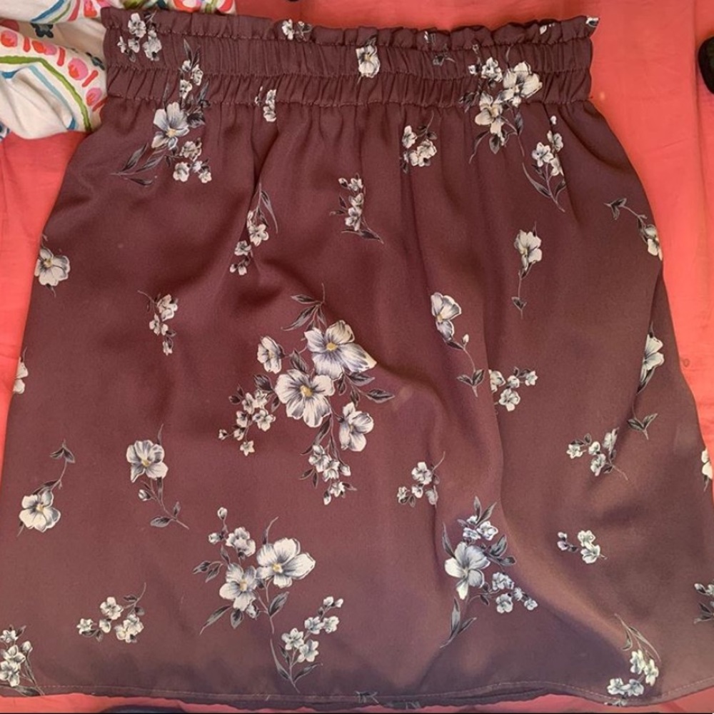skirt - Picture 2 of 2